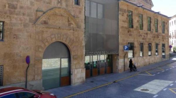 Spania. Româncă, bătută și amenințată cu un cuțit de fostul partener, în plină stradă: "Taci! Altfel bag cuțitul în tine!"