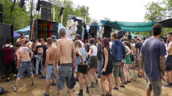 Au furat curent ca să ”încingă” un Rave Party