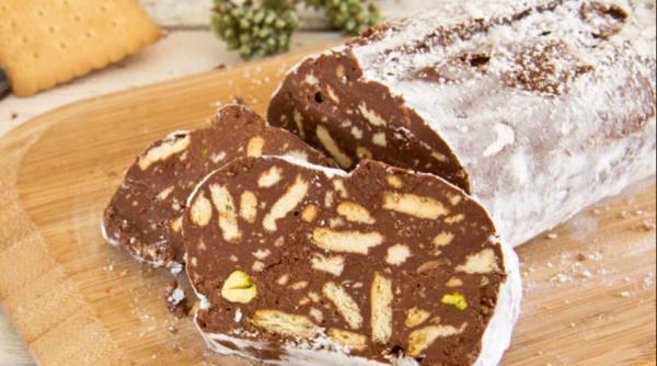 Salam de biscuiți cu cacao, fără ou, fără coacere. O rețetă atât de simplă încât o poate face și un copil