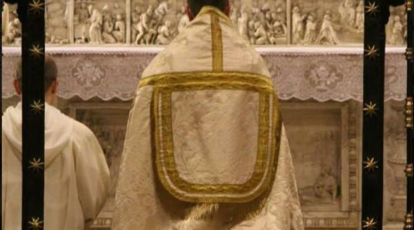 Nou SCANDAL în Biserica Catolică. Preot paroh, arestat pentru trafic de cocaină și uz de drogul violului