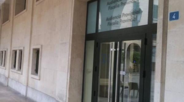 Spania. Un român a intrat în camera unui hotel și a jefuit un cuplu, care dormea. Tânărul, dat de gol de amprentele de pe balustrada balconului