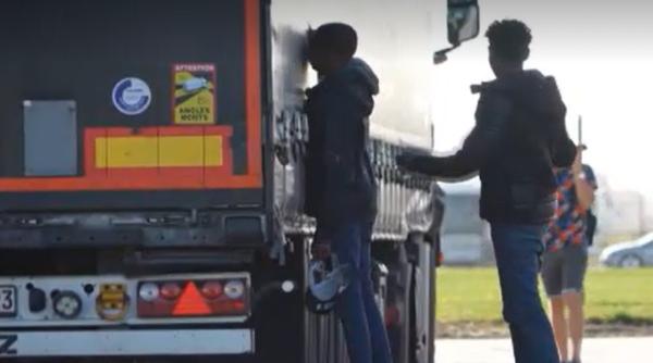 35 de români, în penitenciarele de la granița franco-britanică. „Migranții de contrabandă”, un fenomen greu de oprit