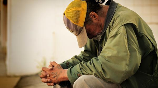 Italia. Mai mulți români se prefac muți și cer bani pentru construirea unui centru pentru copiii cu dizabilități. Autoritățile, apel public