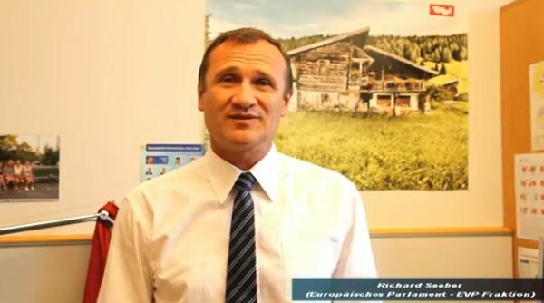 Europarlamentar din Austria, ajutat de un consultant român și fiica acestuia să fraudeze sute de mii de euro din fonduri europene