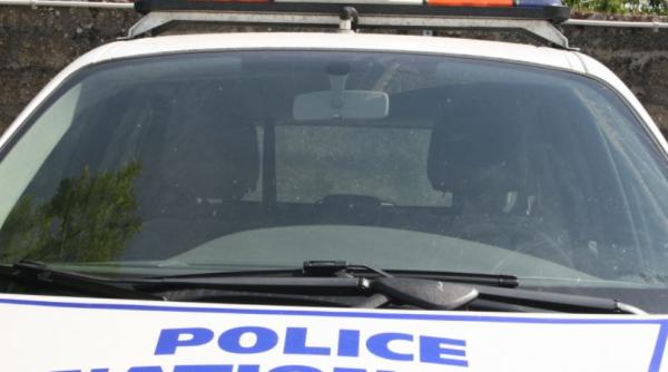 Franța. Două adolescente românce au băgat spaima în doi oameni: S-au trezit cu ele în casă