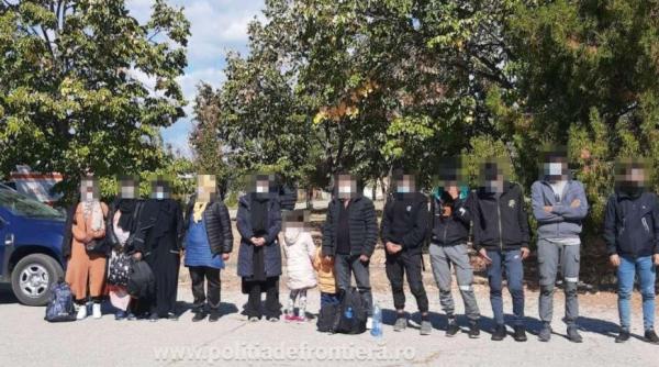 Somalezi şi afgani, depistaţi la frontiera României, traversând Dunărea cu o barcă