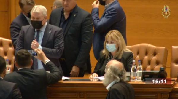 Cioloș, mesaj vehement: Cîţu nu mai are cum să conducă un guvern în care să fie şi USR PLUS