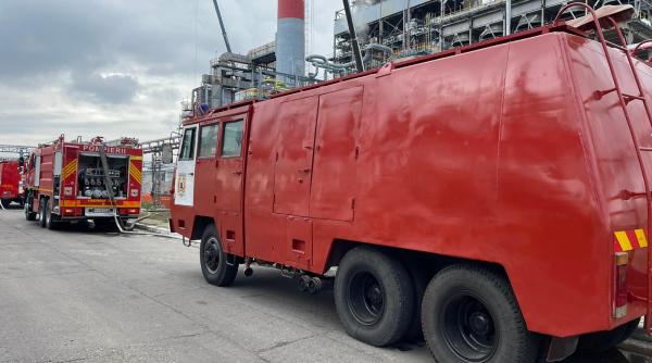 Incendiu produs la o rafinărie din municipiul Ploiești. S-a emis mesaj Ro-Alert (Video)