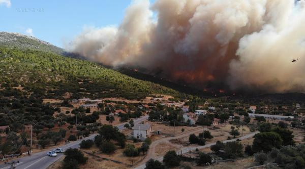 Noi incendii de pădure în Grecia, lângă Atena. Noi evacuări