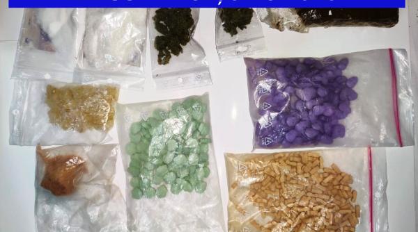 Mascații au descins la un dealer de droguri din stațiunea Neptun