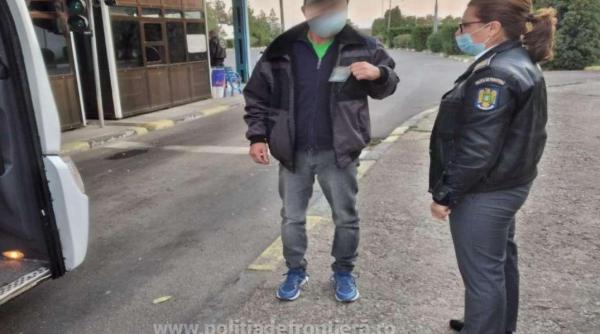 Microbuz, oprit la frontieră. Un pasager, care mergea în Germania, a fost interogat de polițiști