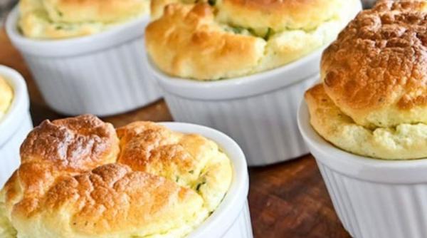 Brioșe cu conopidă, ideale pentru micul-dejun, pentru cină, pentru o gustare. Nu conțin făină și au doar 25 de calorii