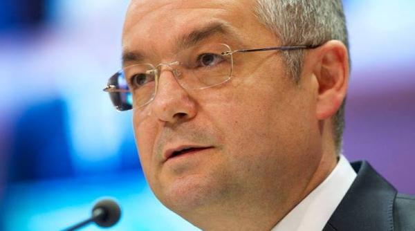 Emil Boc: „USR - PLUS trebuie să revină la guvernare”. Liberalii așteaptă rezultatele Congresului