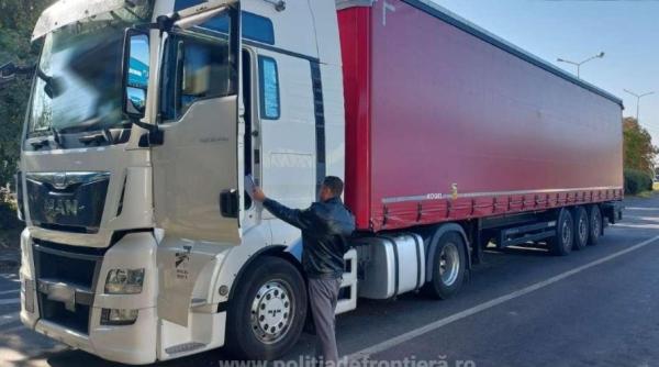 Camion, oprit în vama Albița. Șoferul deținea un certificat fals de vaccinare împotriva Covid-19 