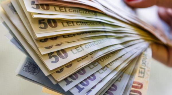 Pensionar român, jefuit de 23.000 de lei, de două femei, care i-au cerut un pahar cu apă