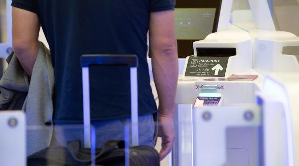 Românii nu vor mai putea intra în Marea Britanie fără pașaport, de mâine