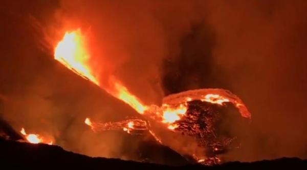 Un alt vulcan a început să erupă. Toate insulele din Hawaii sunt monitorizate
