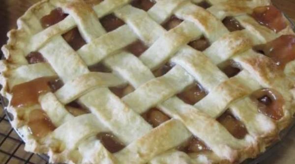 Tartă gustoasă și aromată. Fără unt și cu multe fructe. Ușor de preparat și cu puține calorii