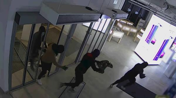 Cinci hoți români, jaf ca în filme într-un magazin de electronice din Budapesta: Autorii, prinși la vamă (VIDEO)