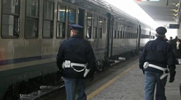 Controale înăsprite în gările din Italia: Român săltat de polițiști din trenul cu care venea din Germania, dus direct la închisoare