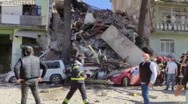 O clădire cu cinci etaje s-a prăbușit în Georgia. Doi copii, dintre care un nou născut, scoși de dărâmături  