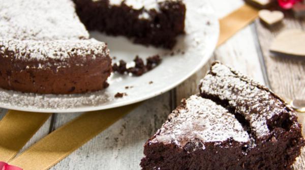 Tort de ciocolată fără făină. O minune din doar 5 ingrediente