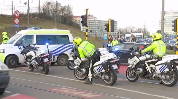 Belgia. Român, prins după după un jaf ca-n filme. Greșeala majoră comisă: a mușcat dintr-un morcov