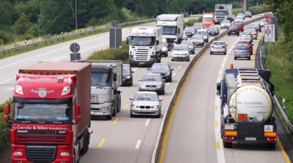 Șofer român de TIR în Anglia: "Salariile de 50.000 de lire nu există! E vrăjeală mare"