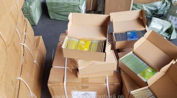 Două containere, sosite din China, în Portul Constanța, pline cu mii de produse contrafăcute