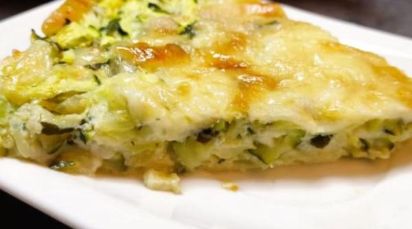 Plăcintă rustică cu dovlecei: fără grăsimi și fără făină. Cu acest deliciu culinar vei uita de dietă