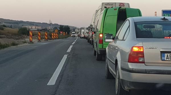 Anglia face orice să găsească șoferi. Salariu de 5000 de lire la o companie de taxi. Anunț oficial