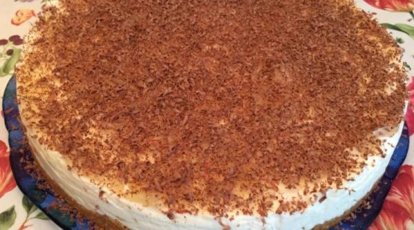 Cheesecake cu ricotta și pere sotate. Un desert delicios, catifelat și cremos. Aveți nevoie de câteva pere și un pumn de biscuiți 