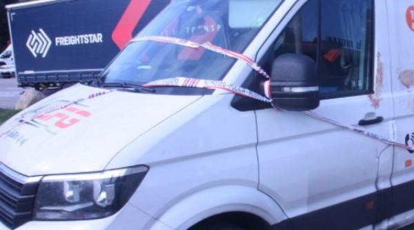 Un român a înjunghiat mortal un bărbat și pe altul l-a rănit grav, într-o benzinărie din Spania: A fugit apoi cu un microbuz