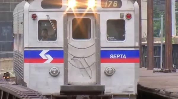 O femeie a fost violată într-un tren, dar nimeni nu a intervenit să o ajute