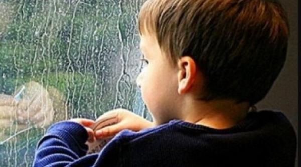 O mamă româncă și-a abandonat cei patru copii și a plecat în Germania, la concubin