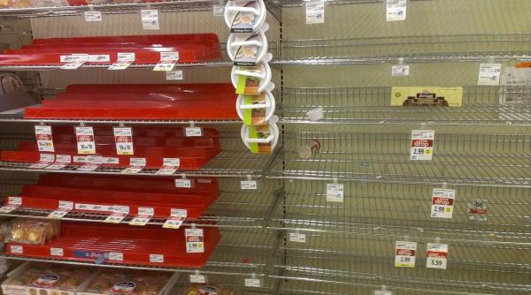 Român din Anglia: „Fugiți la magazin! De Crăciun s-ar putea să vă întoarceți cu mâna goală”