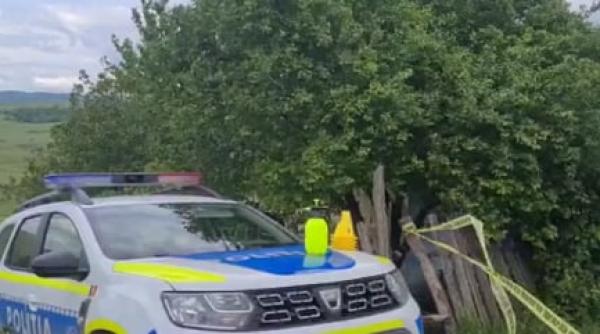 Două fetiţe din Gorj, luate cu roaba de un vecin, care ar fi încercat să le violeze. Bărbatul le-ar fi promis dulciuri