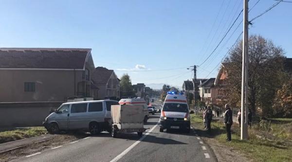 Microbuz cu români, impact mortal: Doi morți și trei răniți (FOTO - VIDEO)