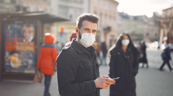 Noile reguli şi restricţii care vor intra în vigoare de mâine în România. Lista completă