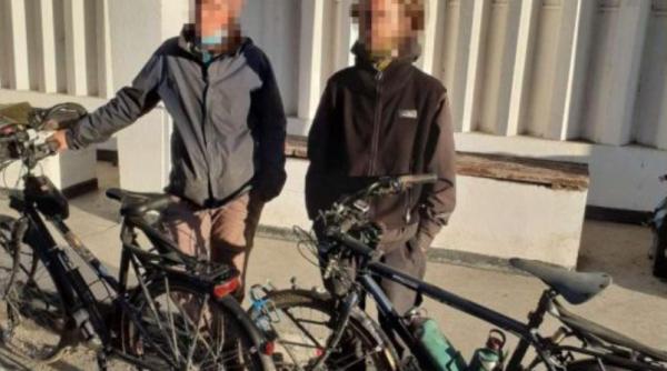 Doi francezi care plănuiau să ajungă ilegal în Grecia pe biciclete, depistaţi în Vama Veche