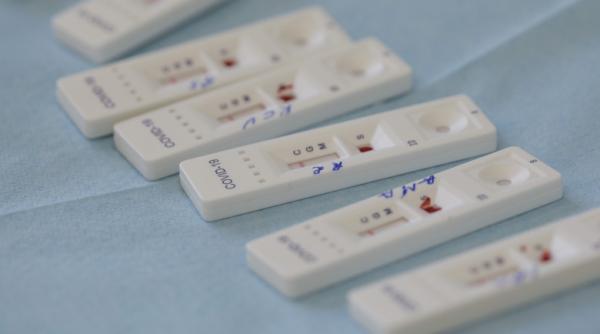 Un copil și patru tineri au murit de Covid. Toți erau nevaccinați și aveau comorbidități