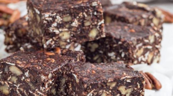 Prăjitură de ciocolată, din 3 ingrediente. Fără ouă, smântână, unt și coacere. Un rezultat spectaculos cât ai zice pește