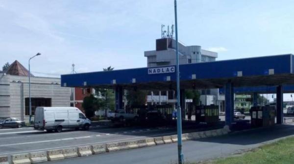 Aglomerație la frontieră. Peste 55.000 de români au ieșit, ieri, din țară. Alți 18 conaționali au fost întorși acasă