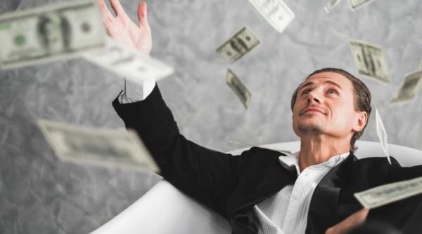 Horoscop financiar. Doar patru semne ale zodiacului vor avea noroc la bani în luna noiembrie