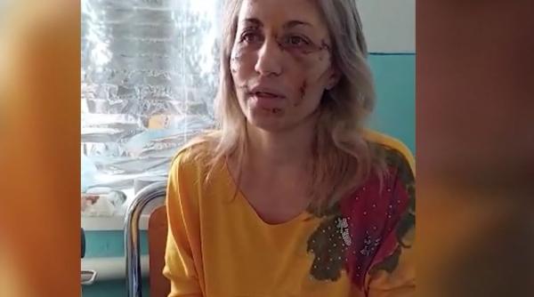 Un bărbat şi-a înjunghiat fosta iubită şi pe copilul lor de doi ani. Apoi a stropit-o pe femeie cu benzină