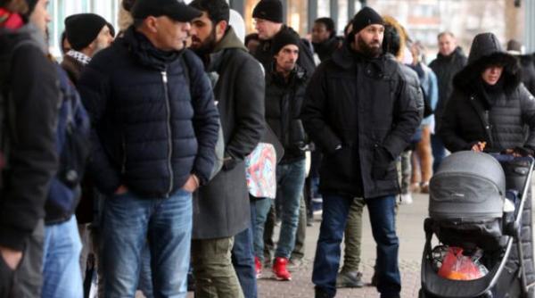 Val de migranți la granița Bulgariei cu Turcia. Guvernul de la Sofia trimite armata