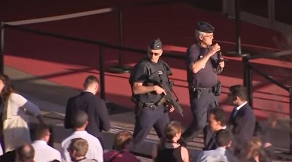 Franța. Un bărbat înarmat cu un cuțit a fost împușcat de către polițiști într-o gară din Paris