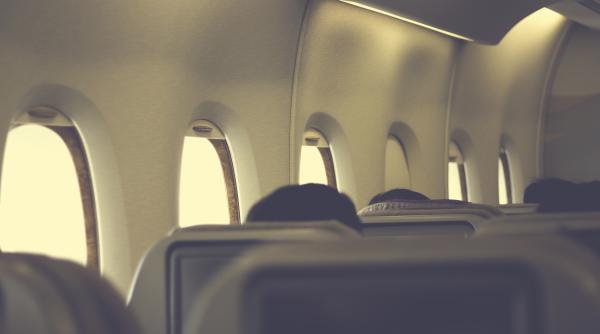 Pasager, găsit mort la bordul unui avion care a aterizat în Germania 