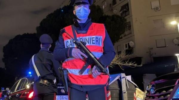 Italia. Român orbit de furie: Și-a atacat mama cu o bâtă, apoi l-a sechestrat pe bătrânul pe care îl îngrijea