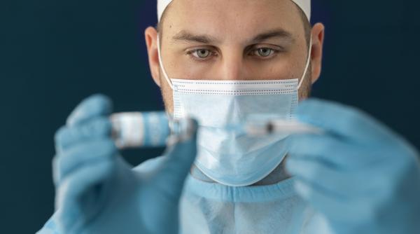 Epidemiolog: „Majoritatea judeţelor vor fi sub 3 la mie înainte de sărbători dacă trendul actual se menţine constant”